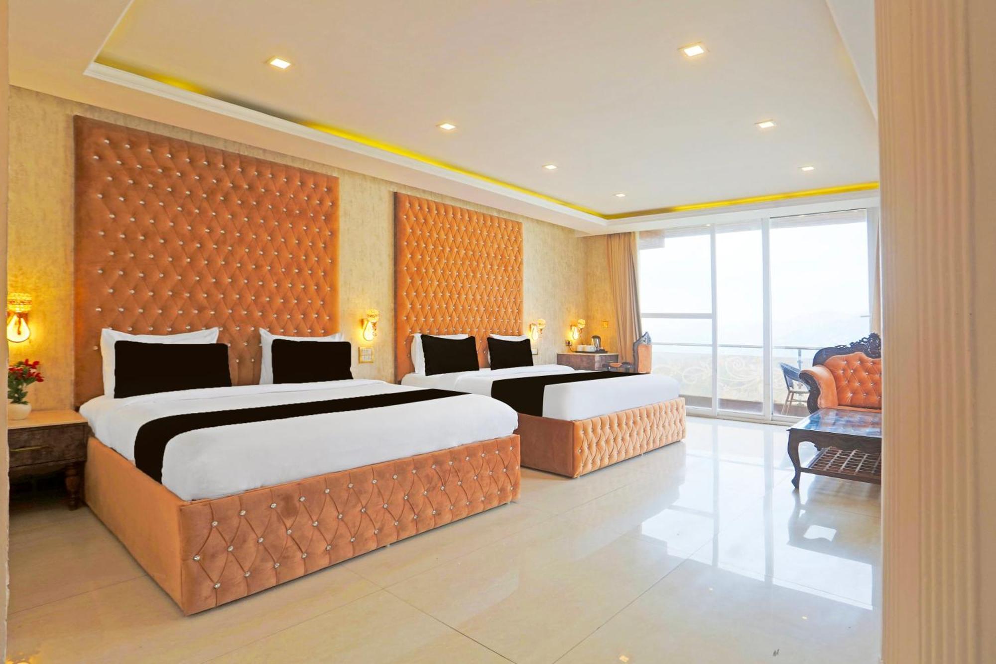 Super Townhouse Oak Dharamshala Near Maximus Mall Exterior foto
