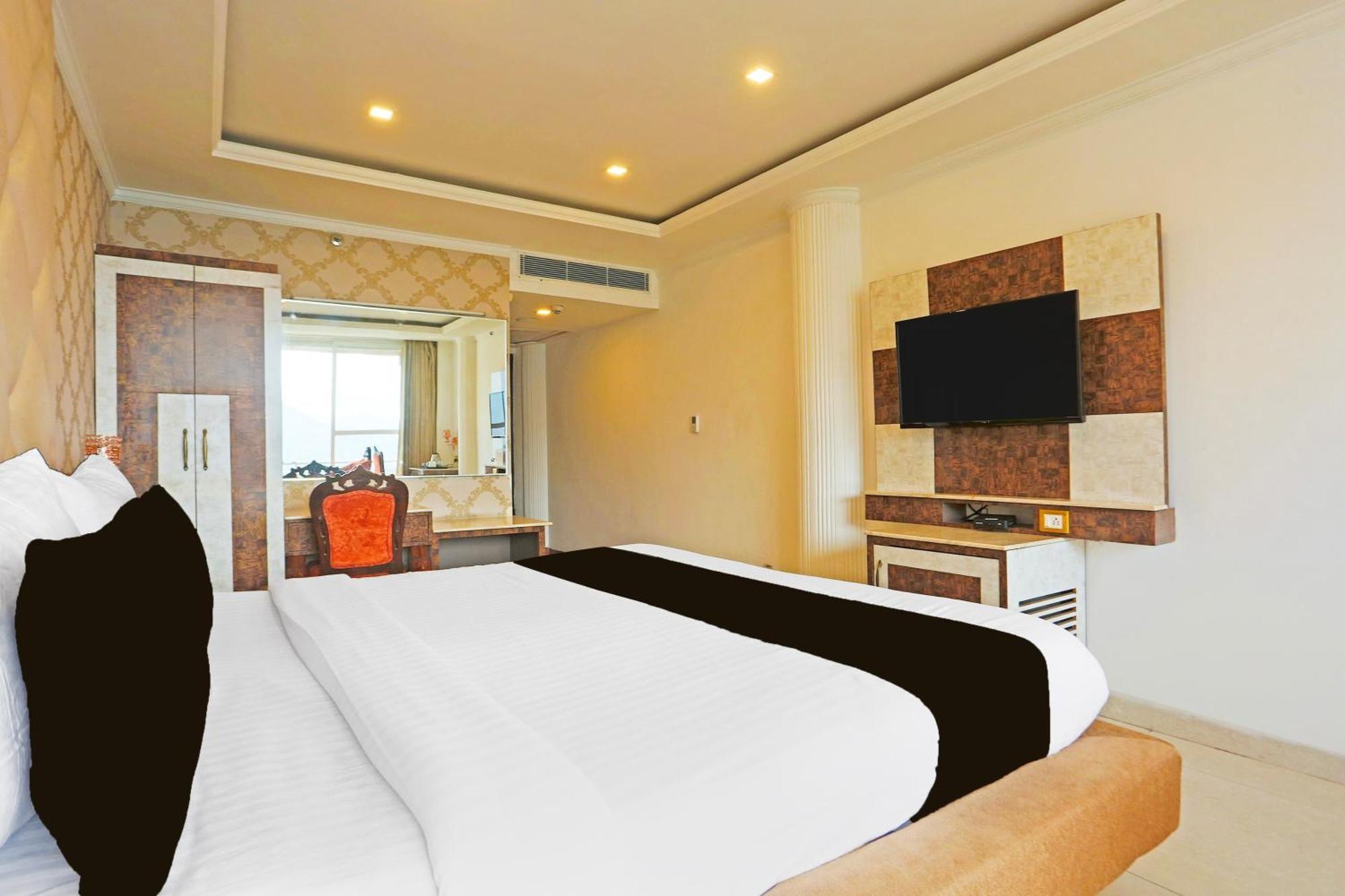 Super Townhouse Oak Dharamshala Near Maximus Mall Exterior foto
