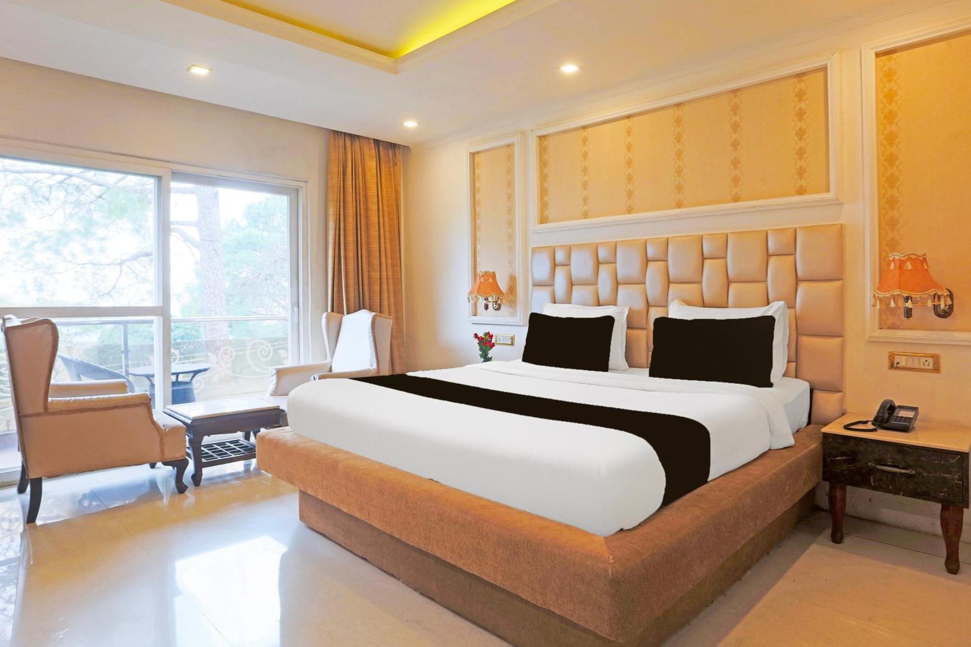 Super Townhouse Oak Dharamshala Near Maximus Mall Exterior foto