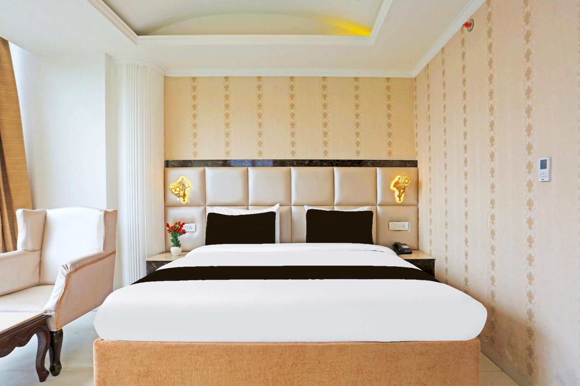 Super Townhouse Oak Dharamshala Near Maximus Mall Exterior foto