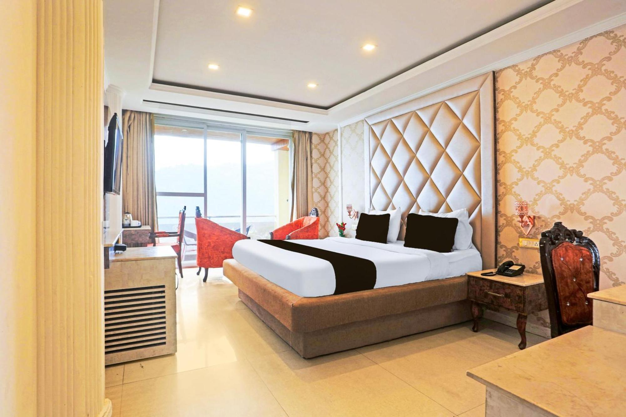 Super Townhouse Oak Dharamshala Near Maximus Mall Exterior foto